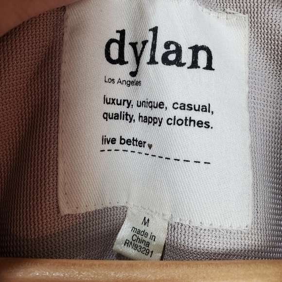 Dylan by True Grit Vest Size Medium Faux Fur Cross Over Beige Soft Sleeveless - Picture 7 of 11